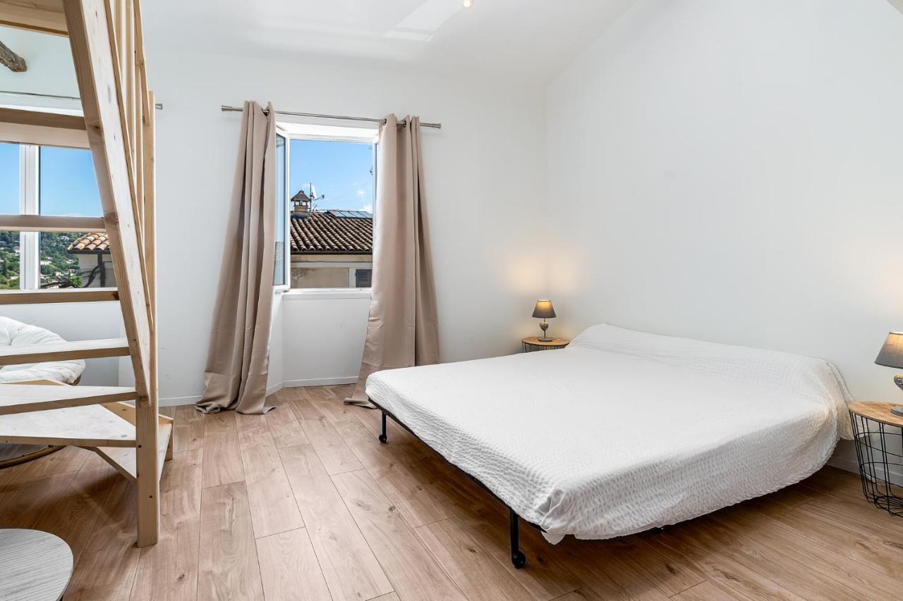 Maison Carles 3*