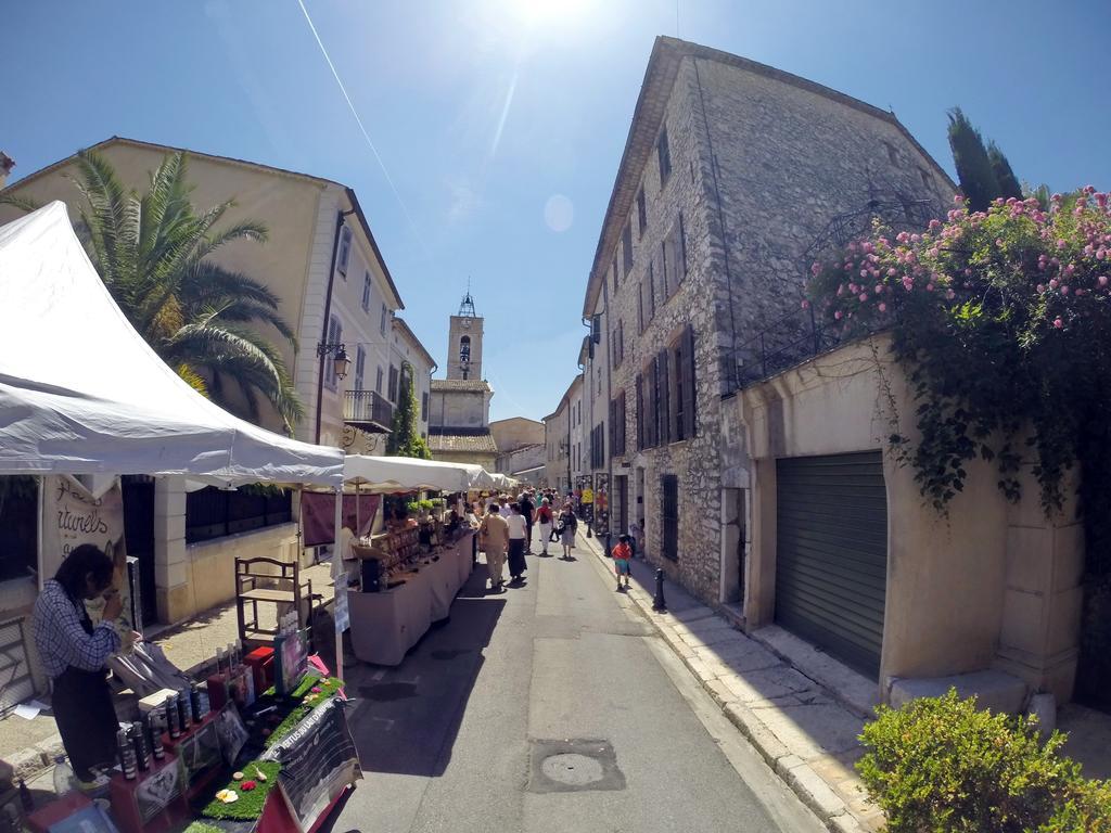 Bed & Breakfast Maison Carles 3*