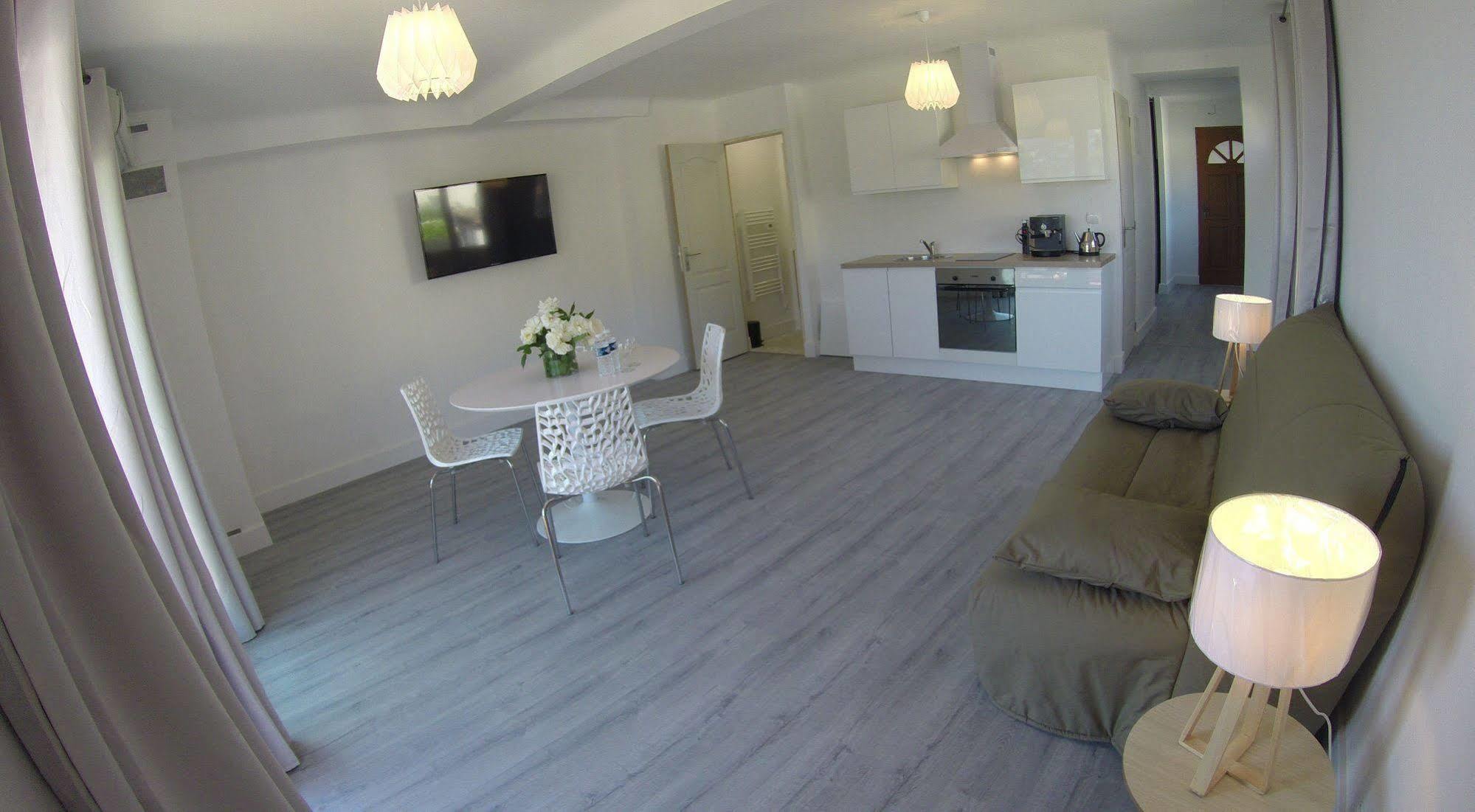 Maison Carles Bed & Breakfast 3*