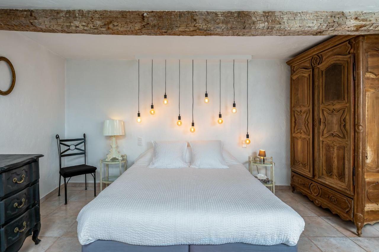 Couette-café Maison Carles 3*